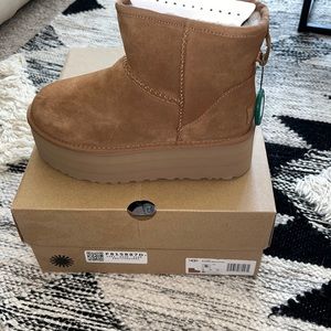 UGG Classic Mini Platform